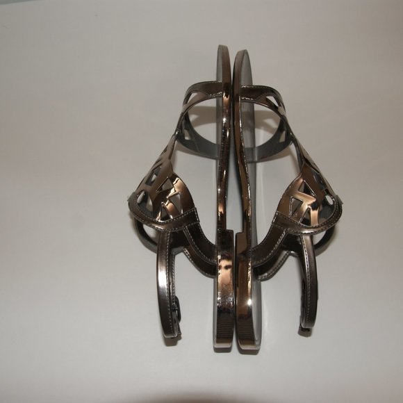 STUART WEITZMAN Graphite Silver Gelfisher Flat Slingback Sandals sz 6 Women's - Picture 10 of 13